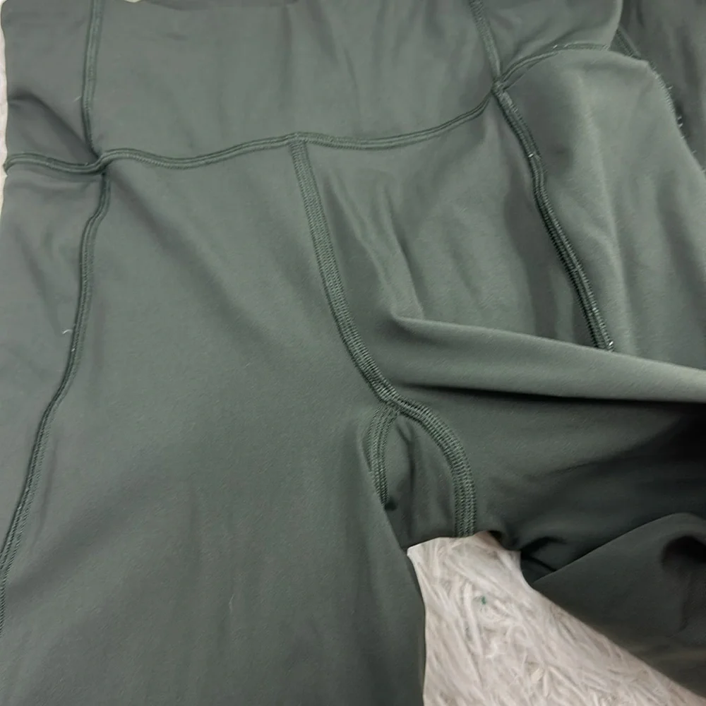 Lululemon Final Lap Crop *23